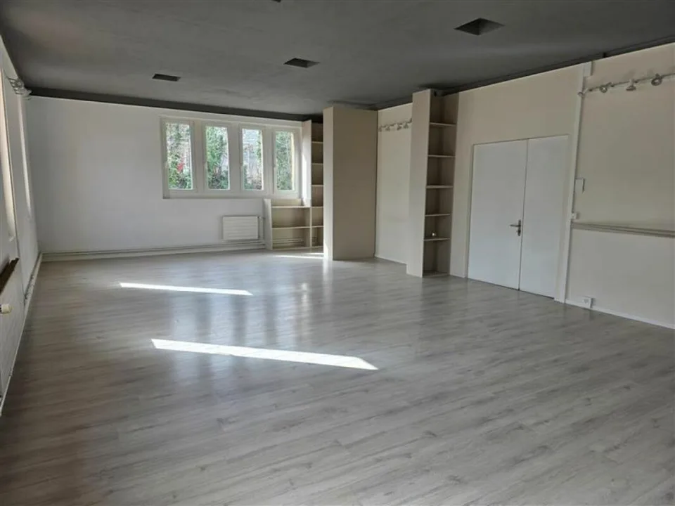 Spazio aperto di 62m2 in affitto. Quartiere del Flon