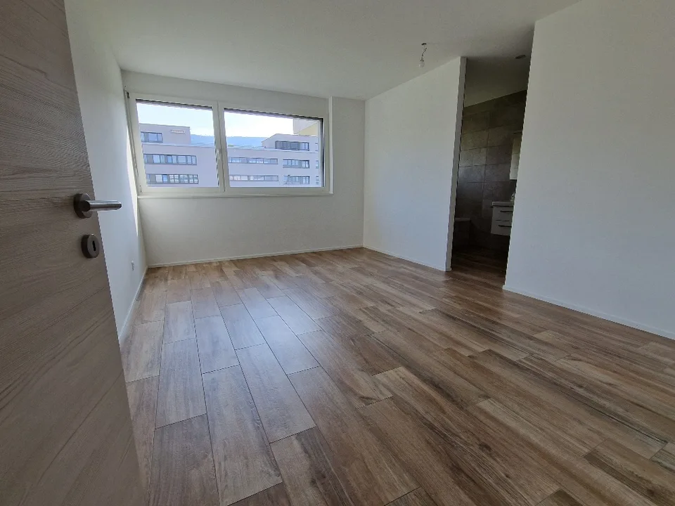 Moderne 4.5-Zimmer-Neubau-Wohnung in ruhiger Lage von Ettingen