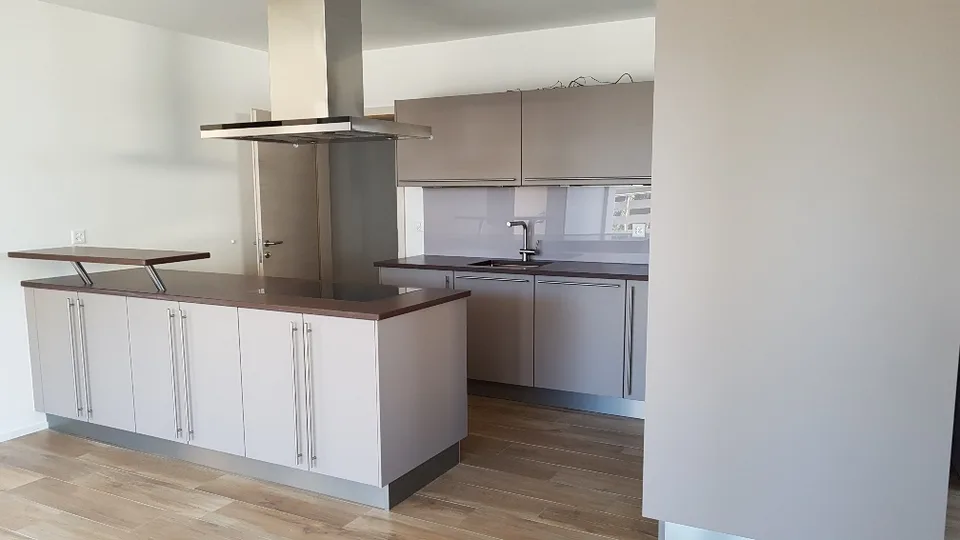Moderne 4.5-Zimmer-Neubau-Wohnung in ruhiger Lage von Ettingen