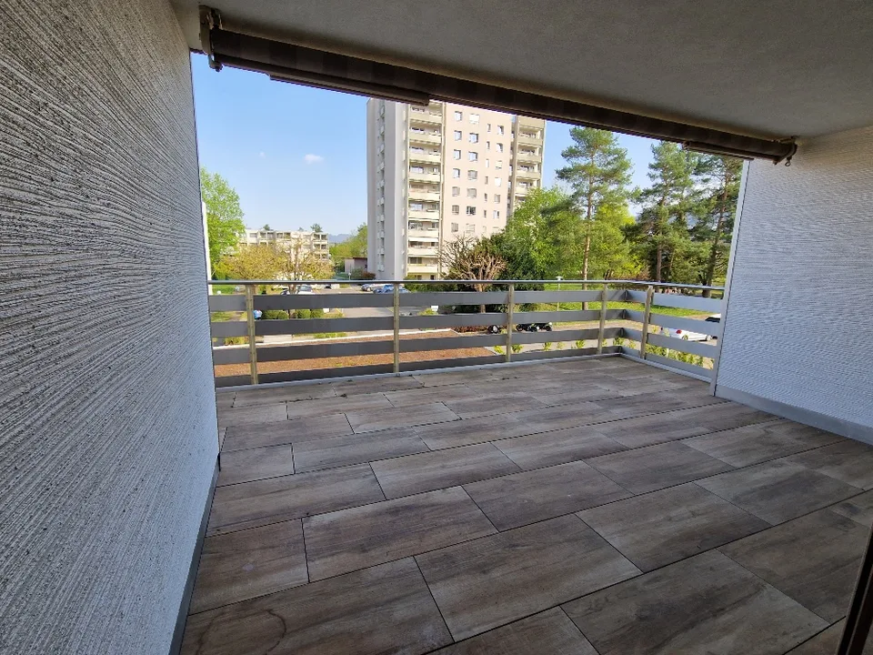 Moderne 4.5-Zimmer-Neubau-Wohnung in ruhiger Lage von Ettingen