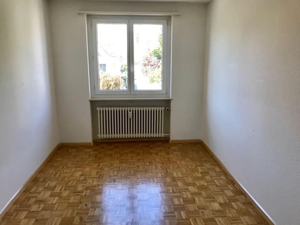 Beautiful and bright 3-room apartment on the 2nd floor near Bachgraben