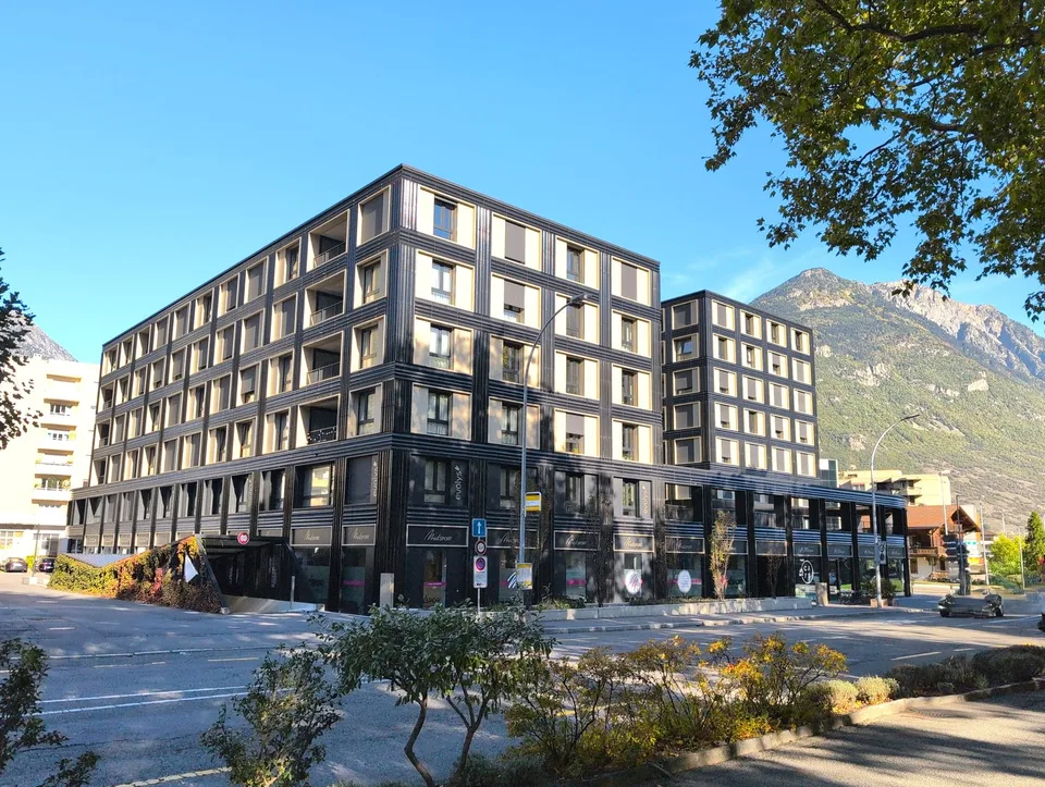 À louer ! Places de parc intérieures voitures + motos, à deux pas de la Place de Rome à Martigny !