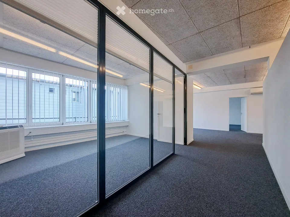 Espace de bureau moderne 4,5 pièces dans un endroit calme à Ettingen