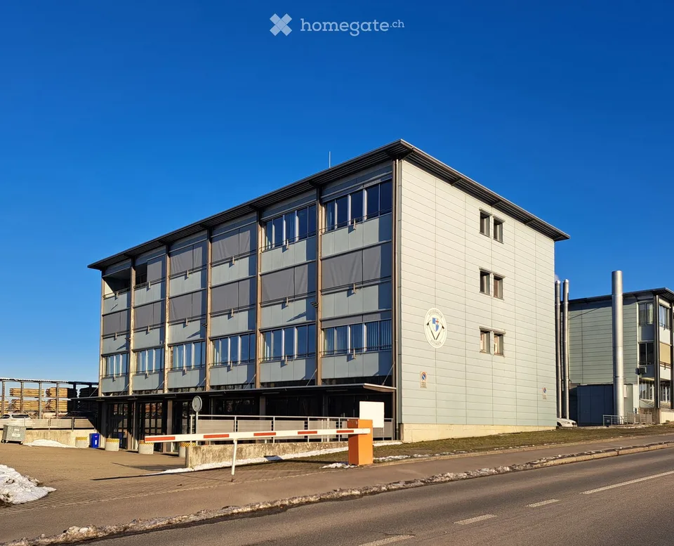 Moderne 4.5-Zimmer Bürofläche an ruhiger Lage in Ettingen
