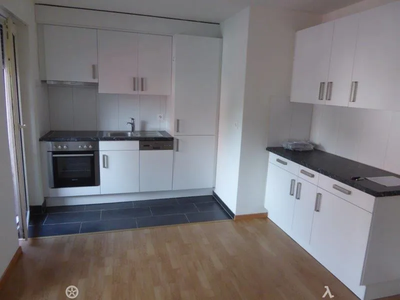 Gemütliche 2-Zimmer-Erdgeschosswohnung mit Balkon in Biel/Bienne