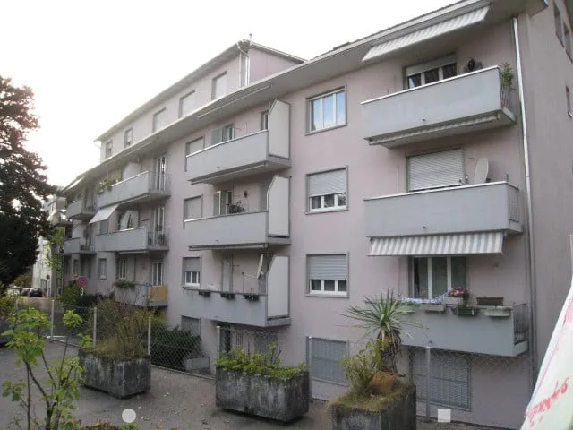 Gemütliche 2-Zimmer-Erdgeschosswohnung mit Balkon in Biel/Bienne