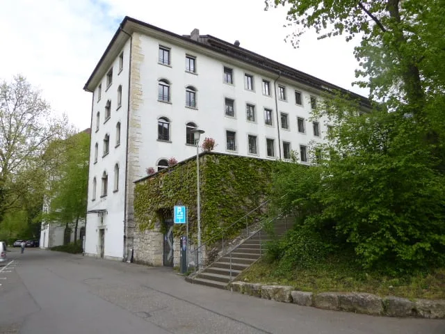 Multifunktionale und hochwertig ausgebaute Büro- / Schulungsräume