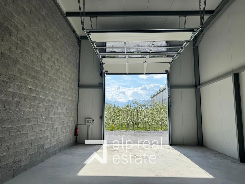 Modulierter Raum von 160m² - Flexibilität & strategische Erreichbarkeit A9