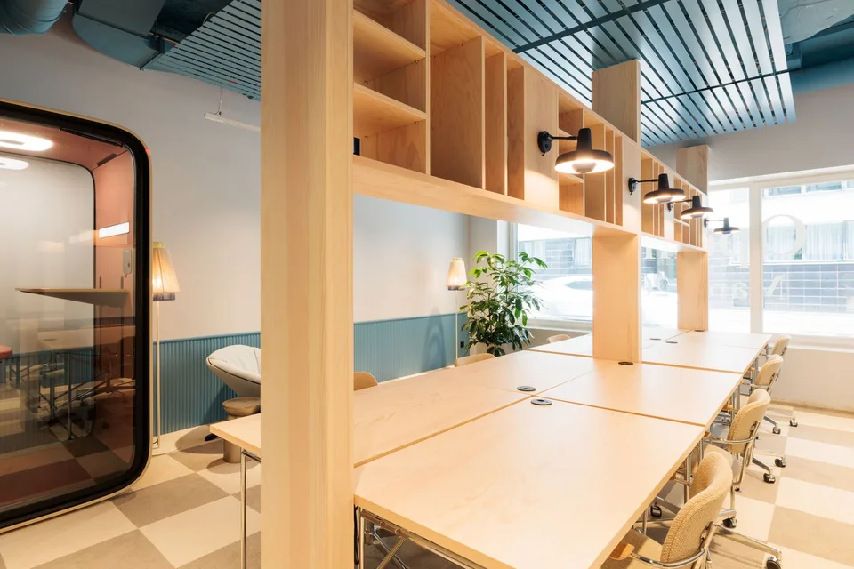 Design & Exklusivität: Büroflächen mit gratis Sportprogramm & Community-Anbindung – foto 14 di 20