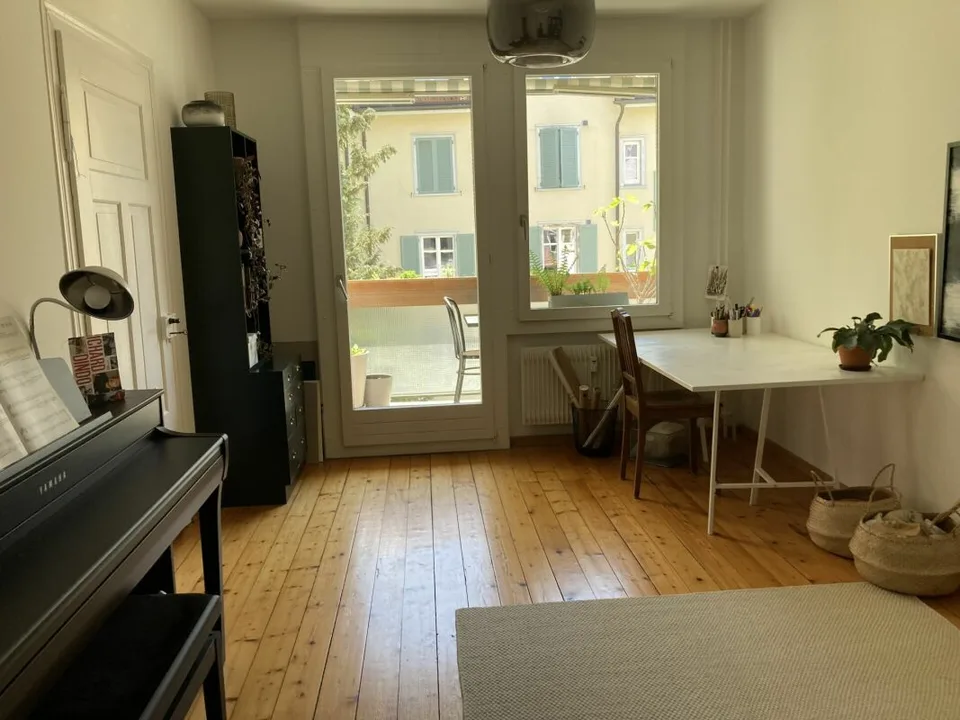 Appartement de vieillesse attractif dans un endroit calme