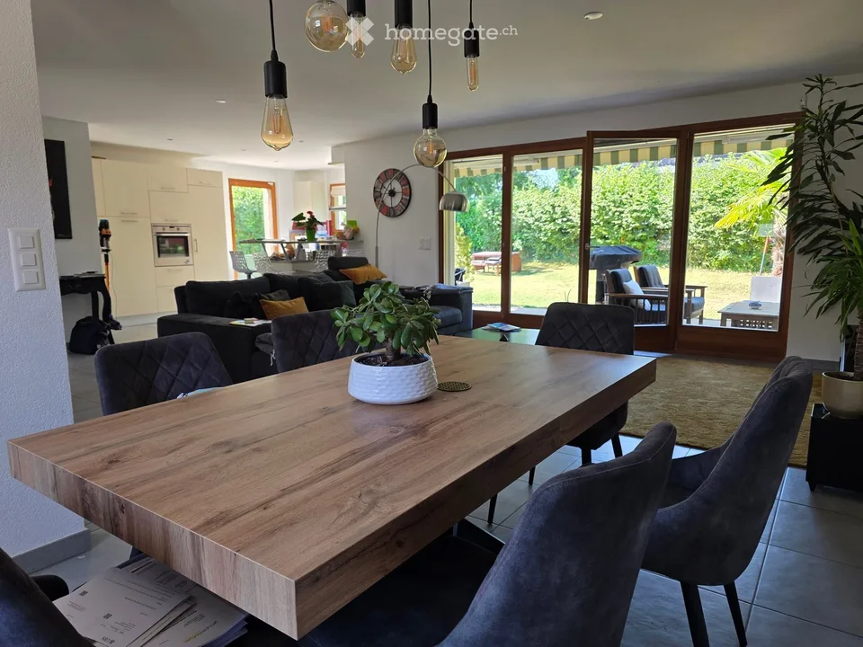 Geräumiges 6-Zimmer-Einfamilienhaus in Soral – Verfügbar ab November 2026