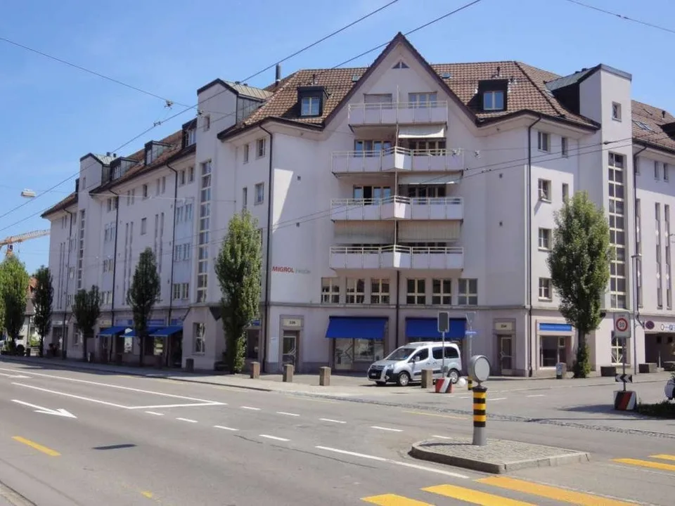 Vielseitig nutzbare Gewerbefläche mit Schaufensterfront an guter Lage