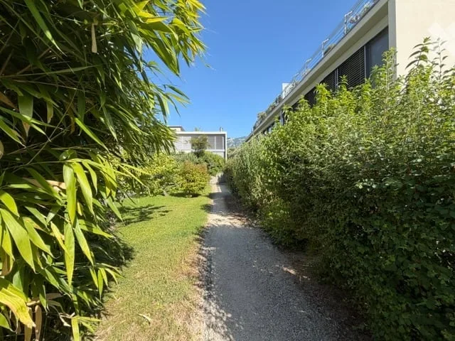 Chic, quiet, cool, renovated and furnished studio with garden for rent