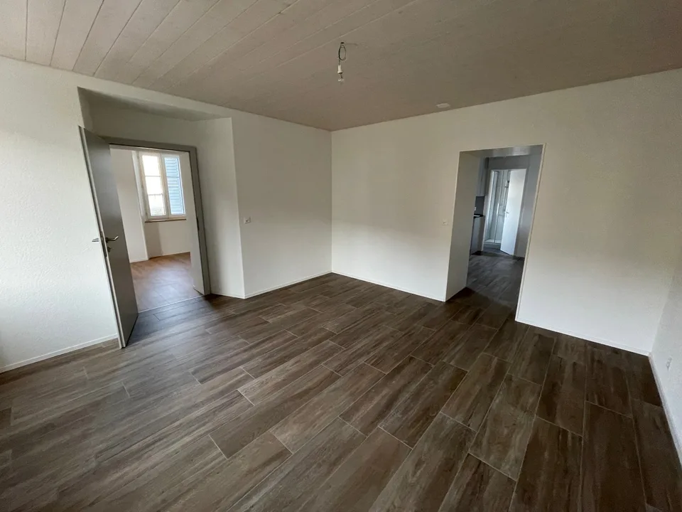Zu vermieten - 2.5-Zimmer-Wohnung mit eingerichteter Küche - Grand-Rue 42, Courtelary – Foto 7 von 7
