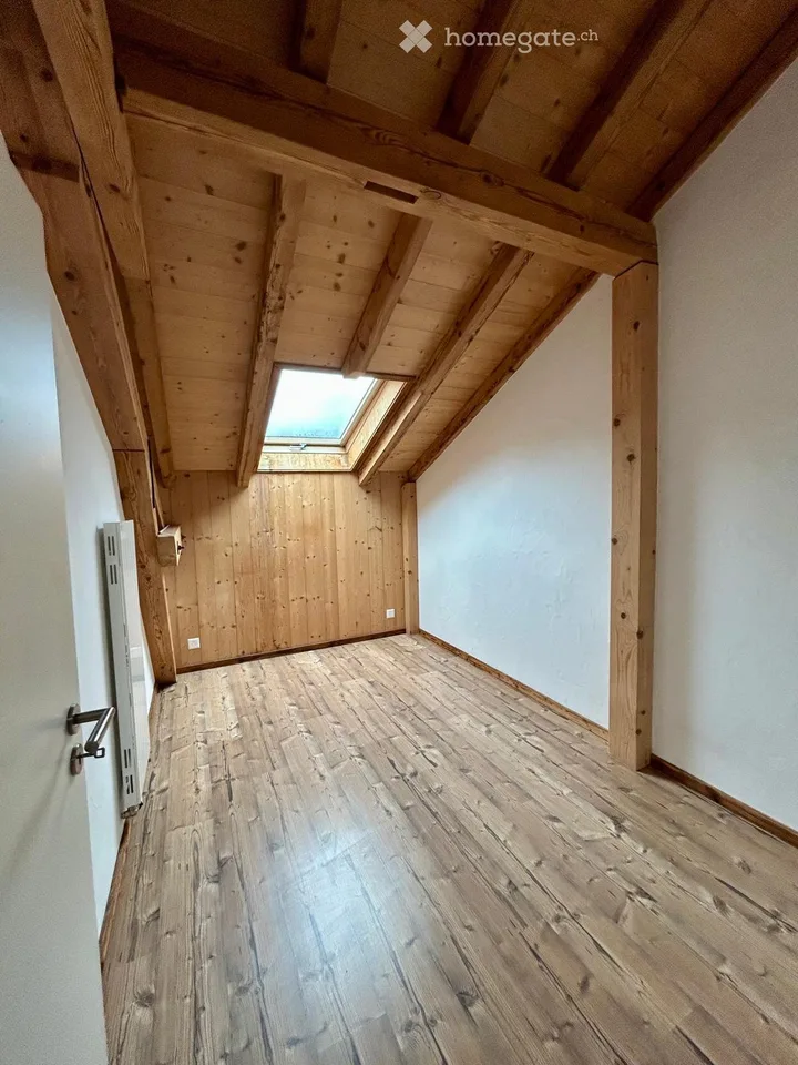 Schönes 4-Zimmer-Apartment ab 1. August 2026