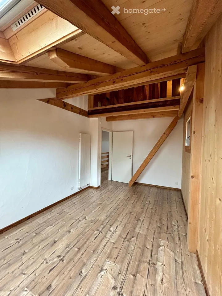 Schönes 4-Zimmer-Apartment ab 1. August 2026