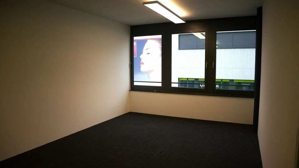Office spaces with high construction standard, archive and kitchen