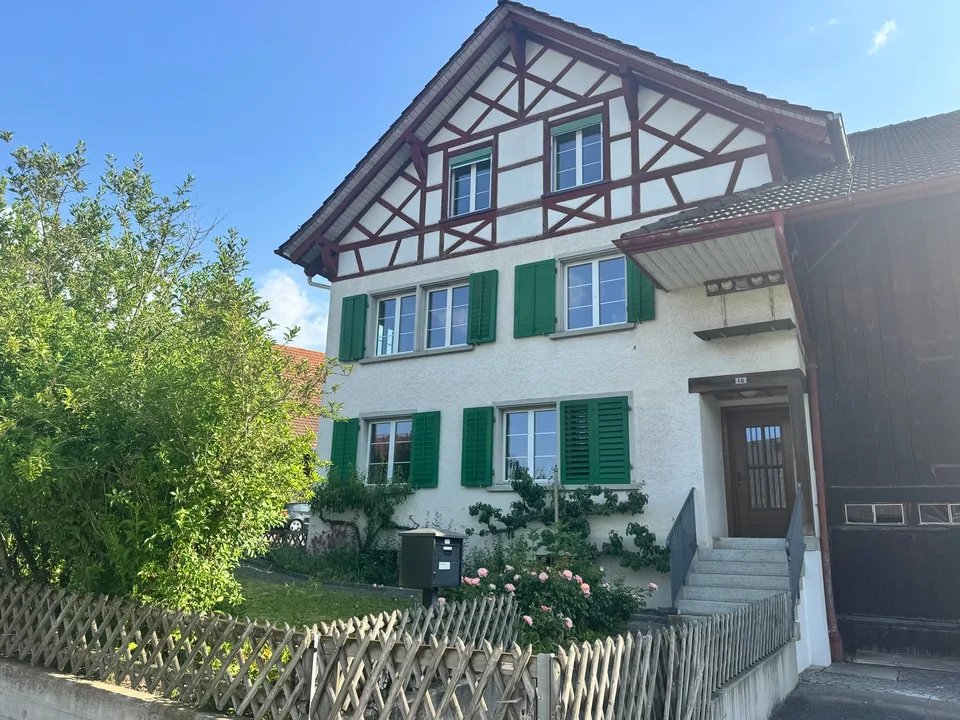 Casa unifamiliare affascinante a Nürensdorf – disponibile immediatamente!