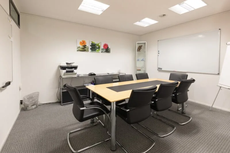 Möblierte Büroräume im modernen Businesscenter in Baar – Foto 7 von 9
