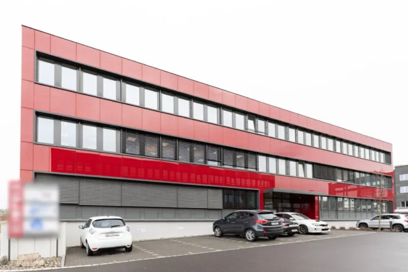 Möblierte Büroräume im modernen Businesscenter in Baar