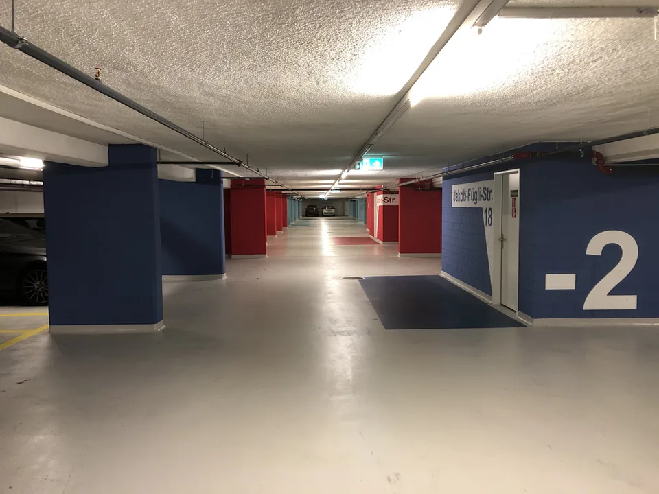 Zentraler Motorradplatz