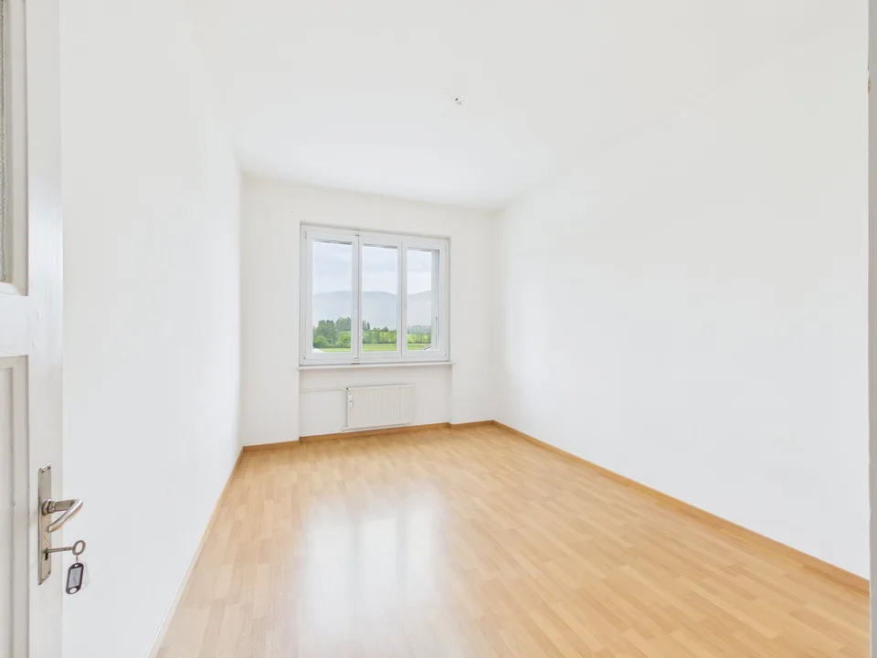 Schönes 4.5-Zimmer-Apartment mit Balkon in Boécourt
