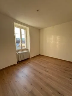 Spacious 5.5-room apartment renovated in Tavannes – photo 7 of 18