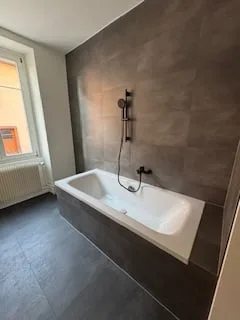 Spacious 5.5-room apartment renovated in Tavannes – photo 15 of 18