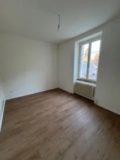 Spacious 5.5-room apartment renovated in Tavannes – photo 11 of 18