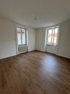 Spacious 5.5-room apartment renovated in Tavannes – photo 10 of 18
