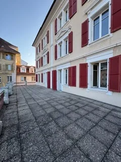 Spacious 5.5-room apartment renovated in Tavannes – photo 17 of 18