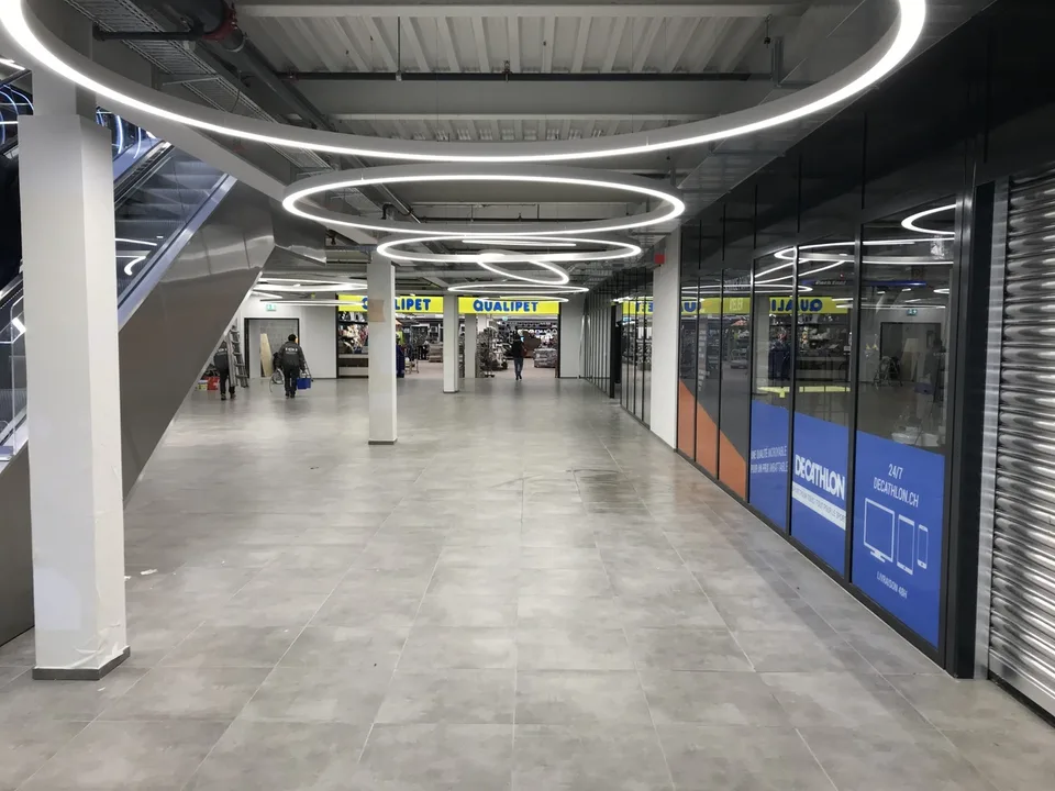 Commercial space 1280m2 - Rocville shopping center - Villeneuve