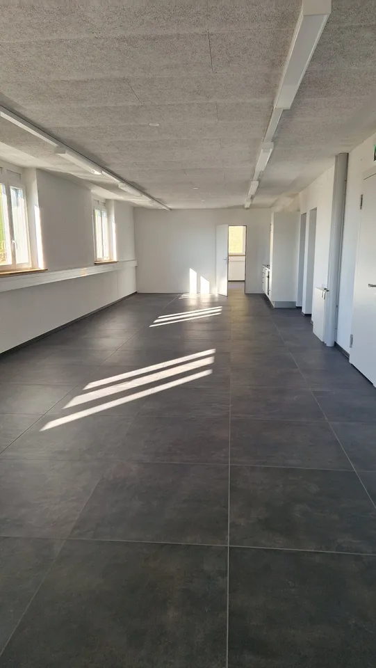 Spazio commerciale per ufficio, studio, servizi etc.