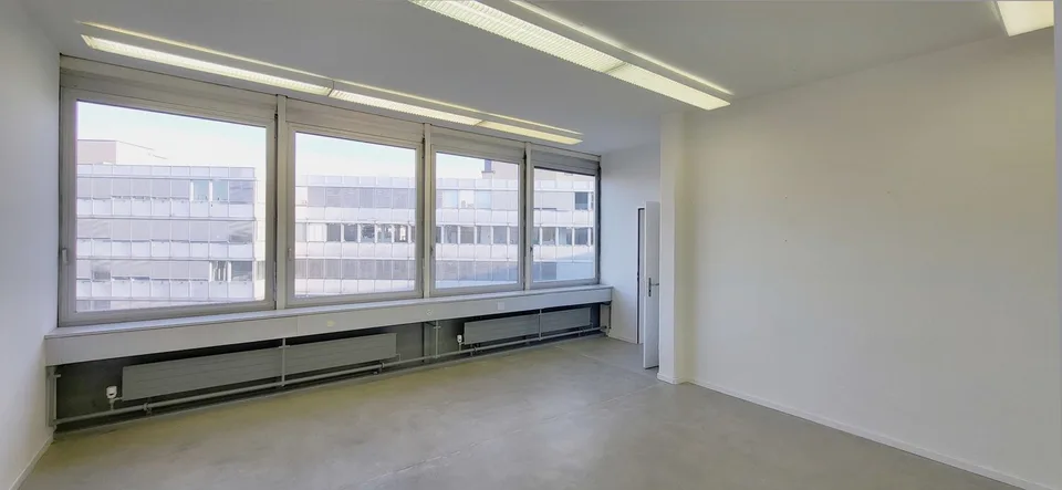 Spazio commerciale pronto per l'occupazione con carico al pavimento di 1.000 kg/m²!