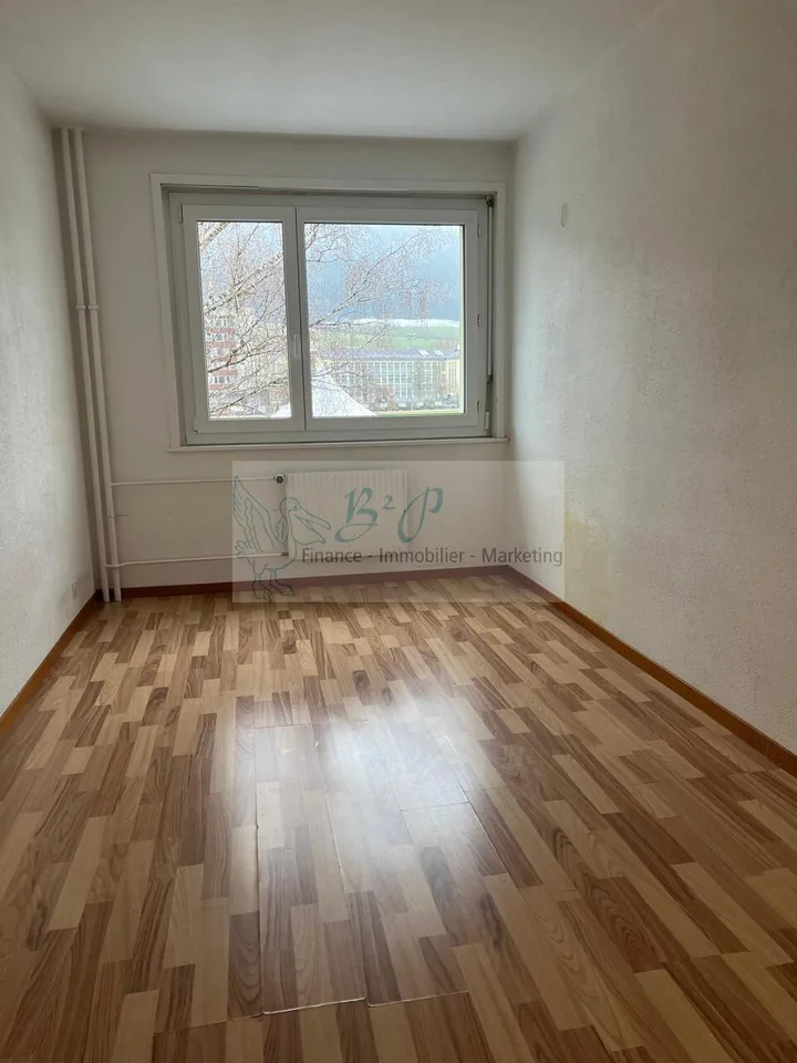 Bel appartement de 3.5 pièces situé au 2ème étage avec un balcon