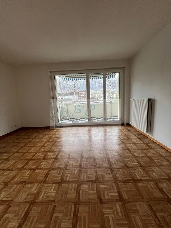 Bel appartement de 3.5 pièces situé au 2ème étage avec un balcon