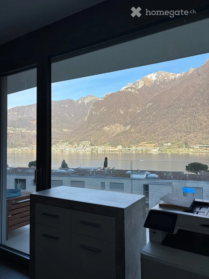 Geräumige 4-Zimmer-Wohnung mit See- und Bergblick in Riva San Vitale