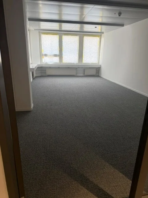 Renovated office space (2 rooms)