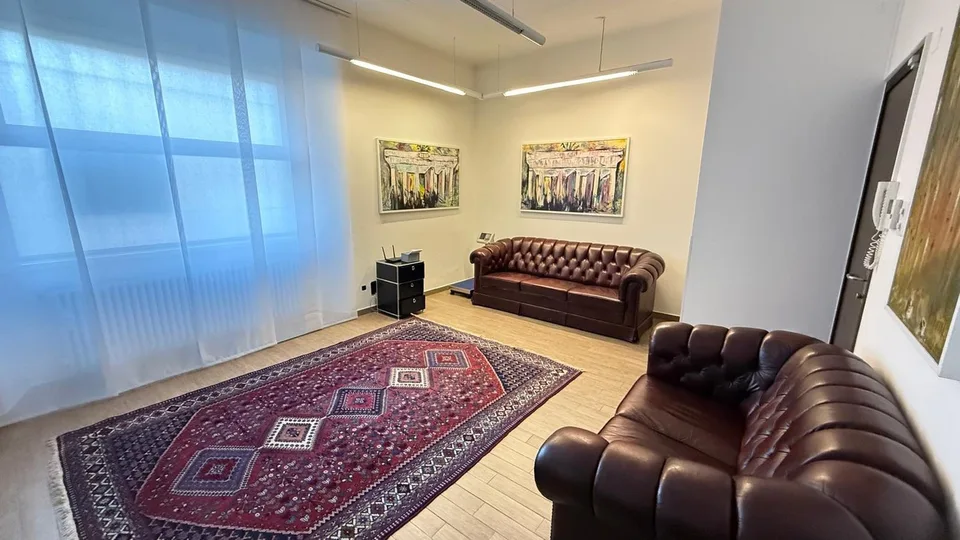 Professioneller Büroplatz im Zentrum von Chiasso
