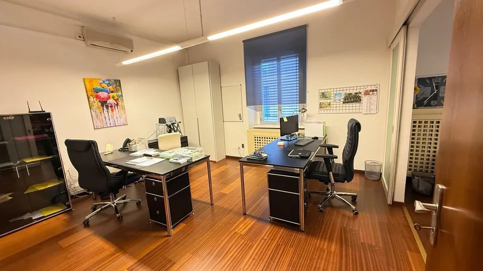 Professioneller Büroplatz im Zentrum von Chiasso