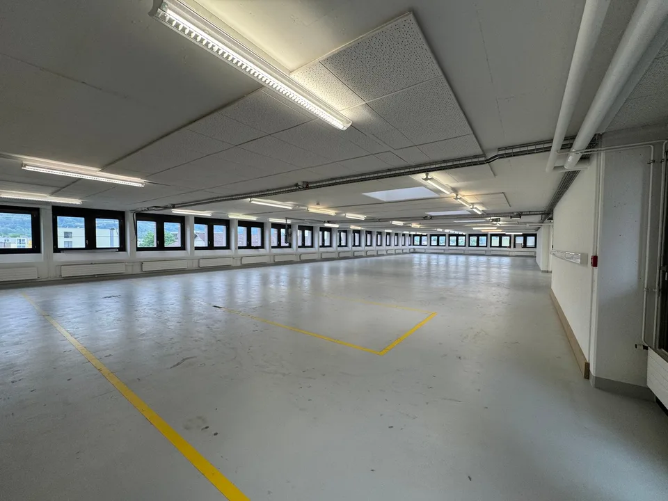 550m2 Moderne Gewerbefläche mit Laderampe