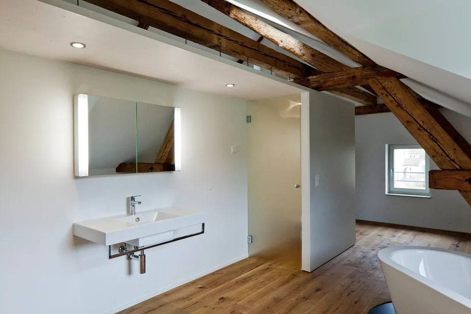 Ampio appartamento loft in posizione centrale a Turbenthal
