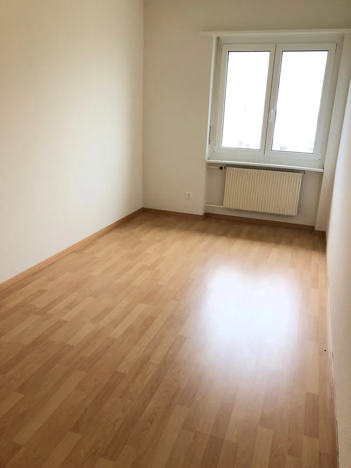 Helle 4-Zimmer-Wohnung mit Balkon in Grenchen – Foto 9 von 10