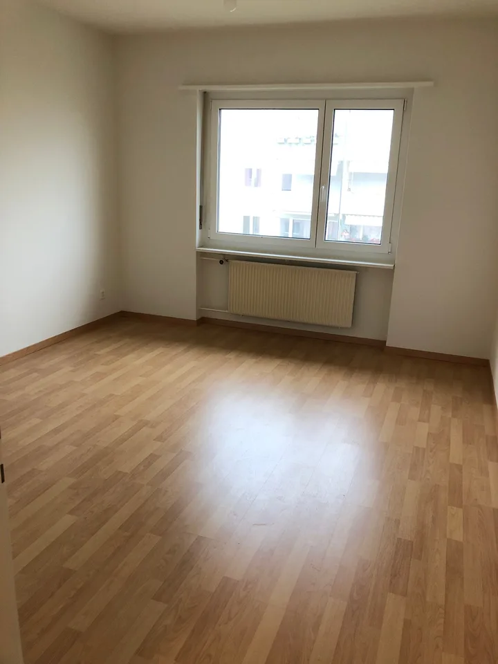 Helle 4-Zimmer-Wohnung mit Balkon in Grenchen – Foto 7 von 10