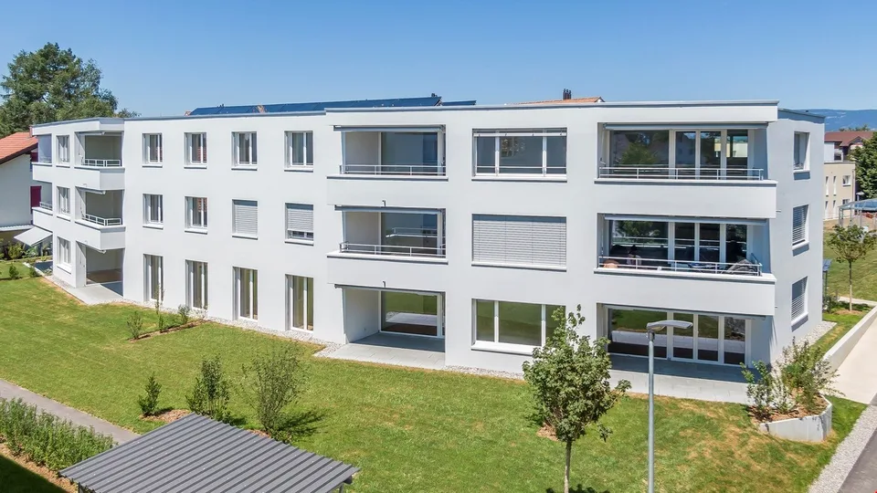 Bel appartement de 3,5 pièces lumineux au 1er étage, milieu droit