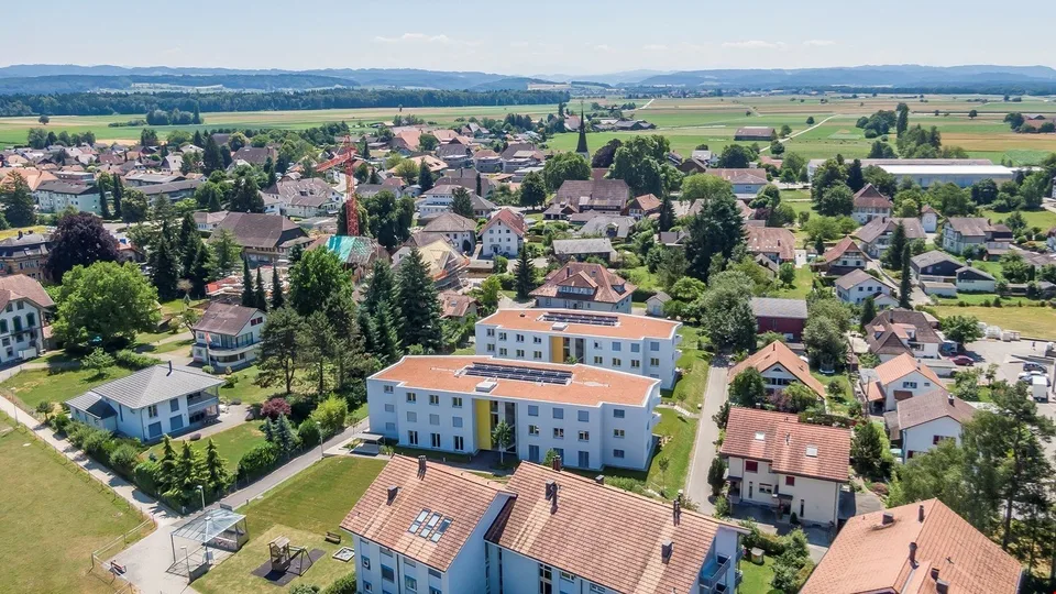 Bel appartement de 3,5 pièces lumineux au 1er étage, milieu droit