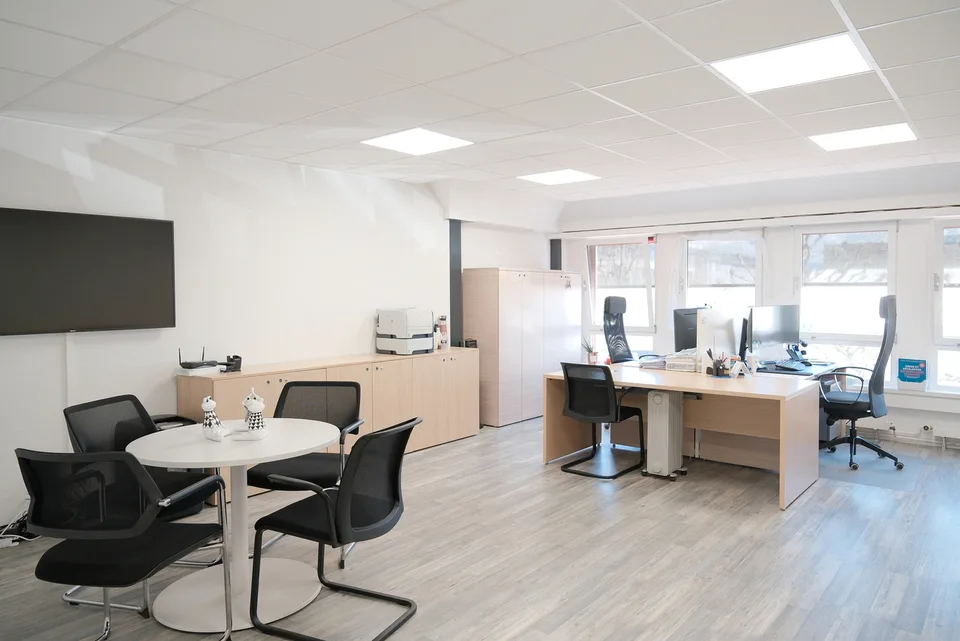 Bureau de 188m²- Idéalement placé à Gland – photo 10 sur 10