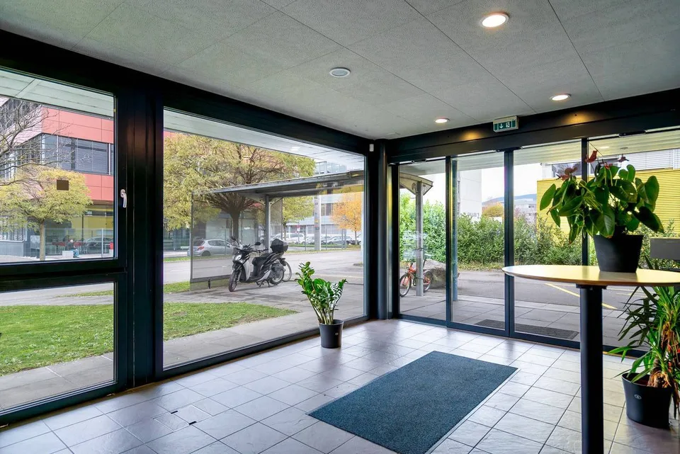 Y-PARC last available space of 47 m²