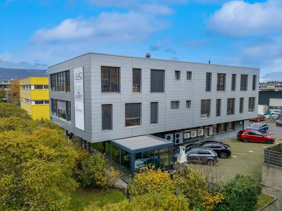 Y-PARC last available space of 47 m²