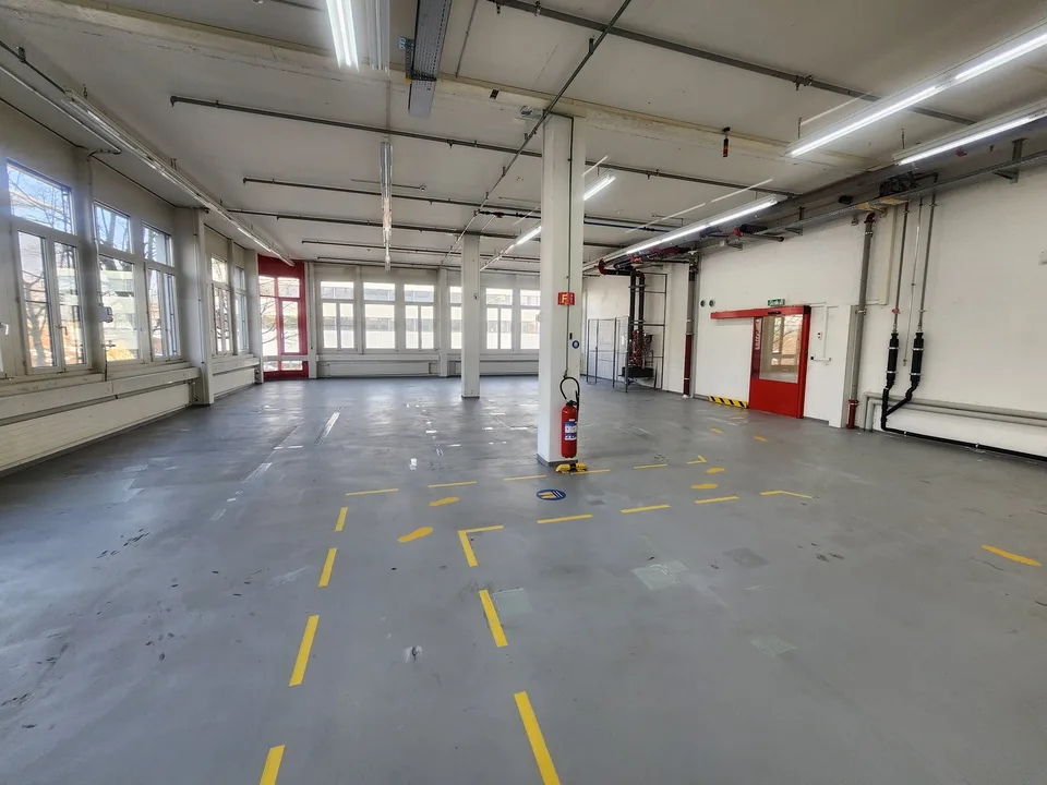 Salle blanche et espace industriel moderne de 392 m² à Neuchâtel – photo 24 sur 29